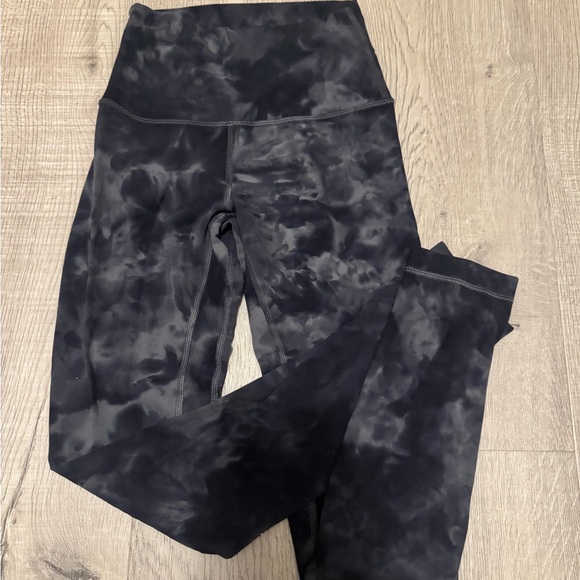 Lululemon Black Tie-Dye Align Leggings - Picture 1 of 2